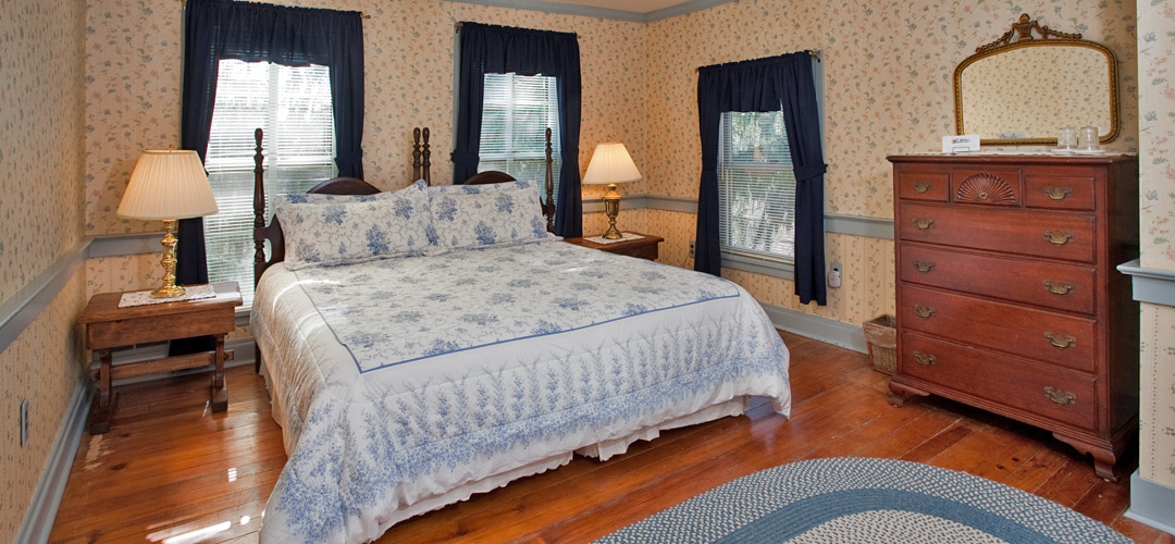 Guest Room at Baladerry Inn