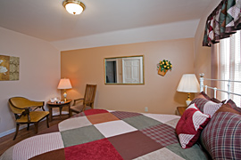 Tulip guestroom at the Baladerry Inn, Gettysburg